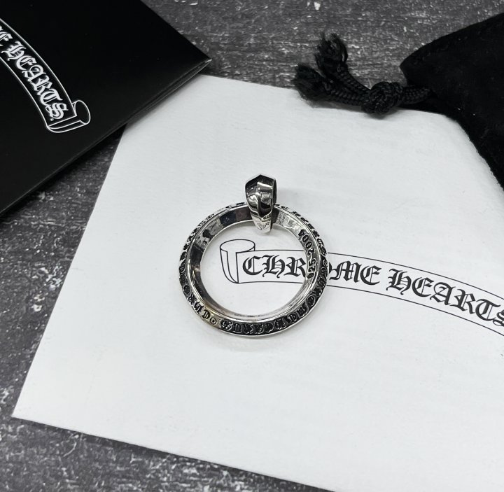 Chrome Hearts 크롬하츠 CH PLUS 클래식 라운드 레터링 RING 팬던트&키링 silver.925 [1:1제작] 남녀공용