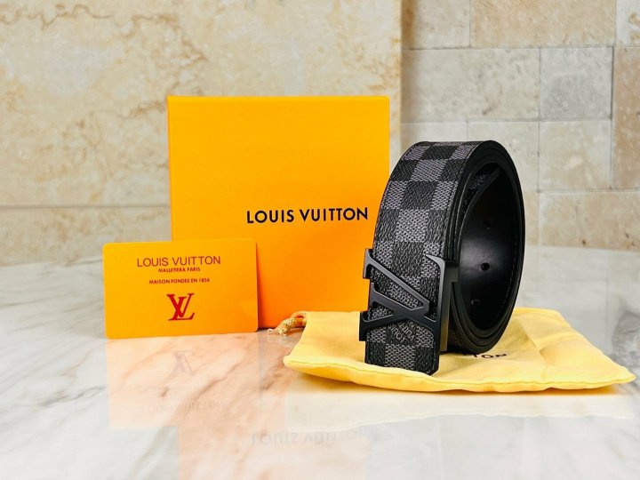 LOUIS VUITTON 루이비통 이니셜 다미에