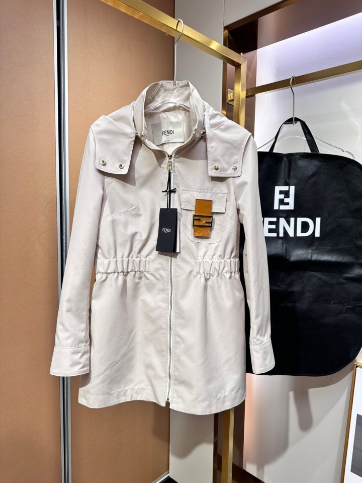 Fendi  펜디 개버딘 가죽패치 루즈트렌치