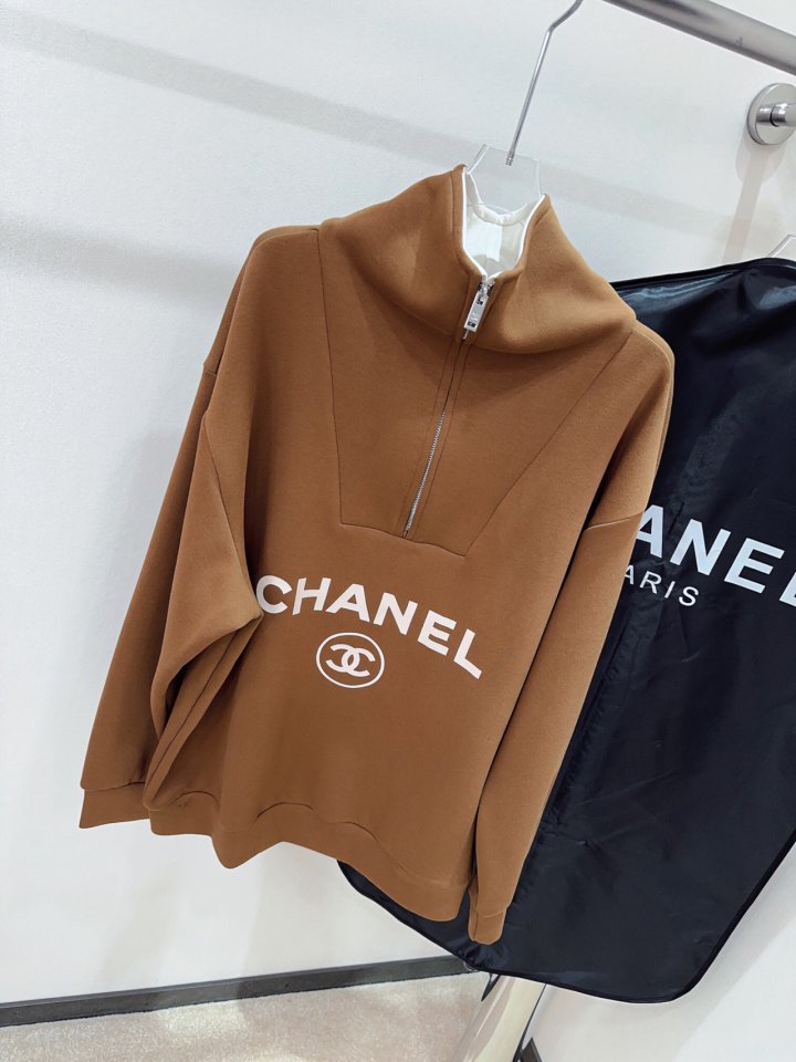 Chanel   샤넬 2023 오버 하이넥 집업 스웻셔츠