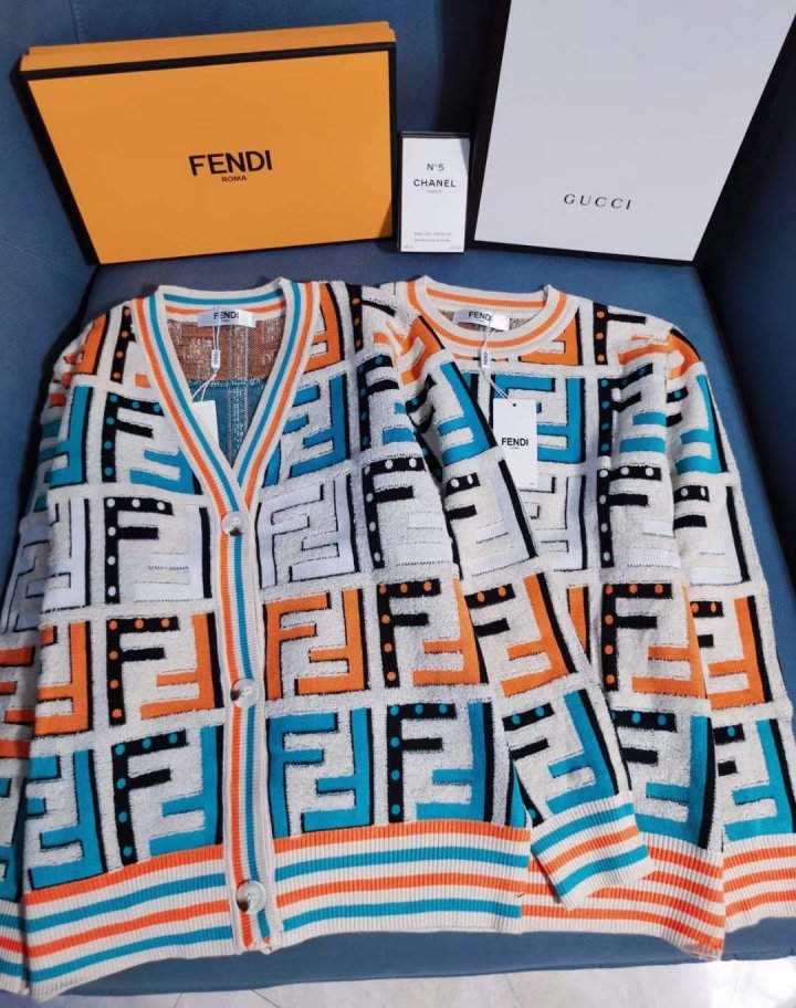 FENDI 펜디 콤비네이션 타월 니트 / 가디건