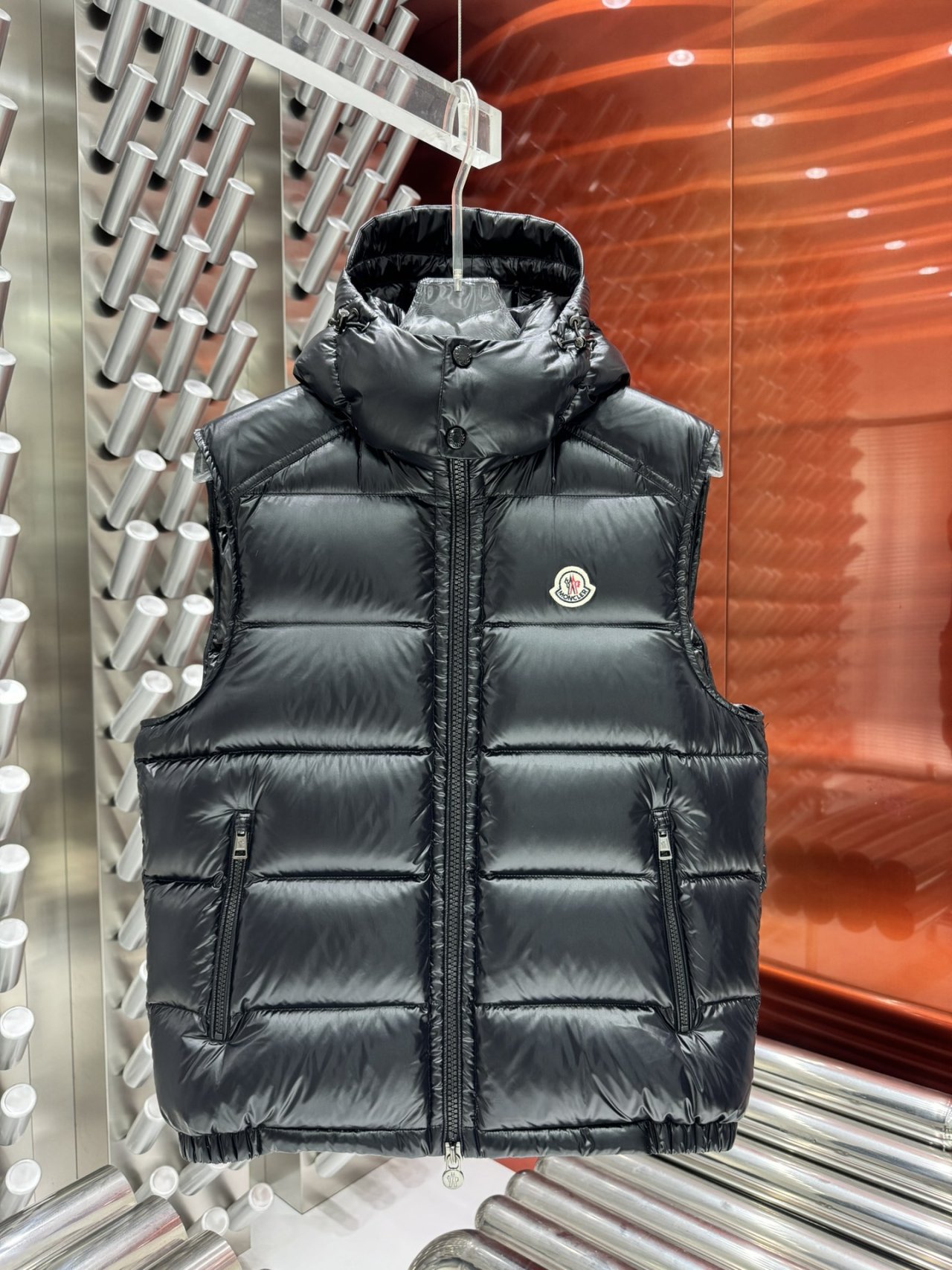 MONCLER 몽클레어 새드로고 덕다운 패딩 100