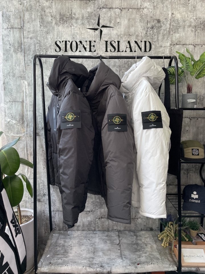 STONE ISLAND 스톤아일랜드 지퍼 후드 패딩