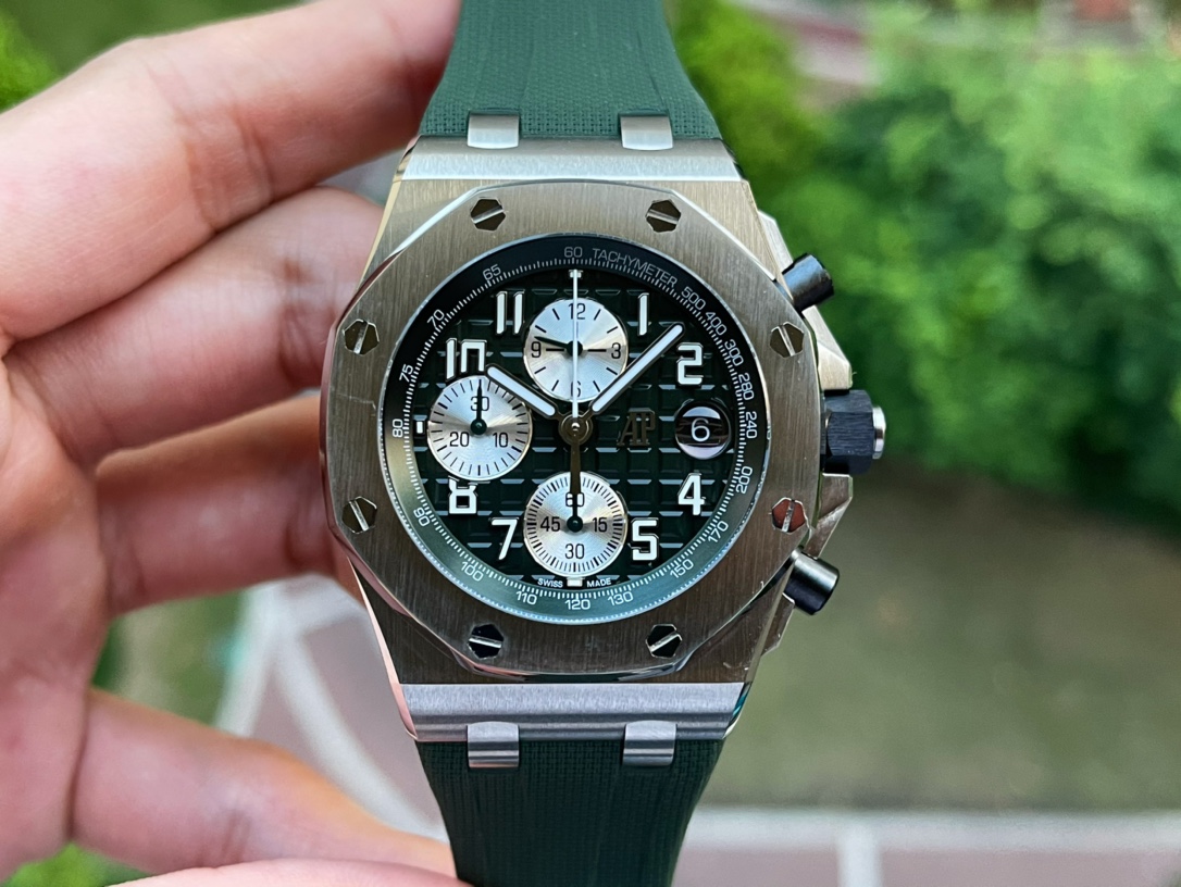 AUDEMARS PIGUET  오데마피게 로얄오크 오프쇼어 그린 26238TI