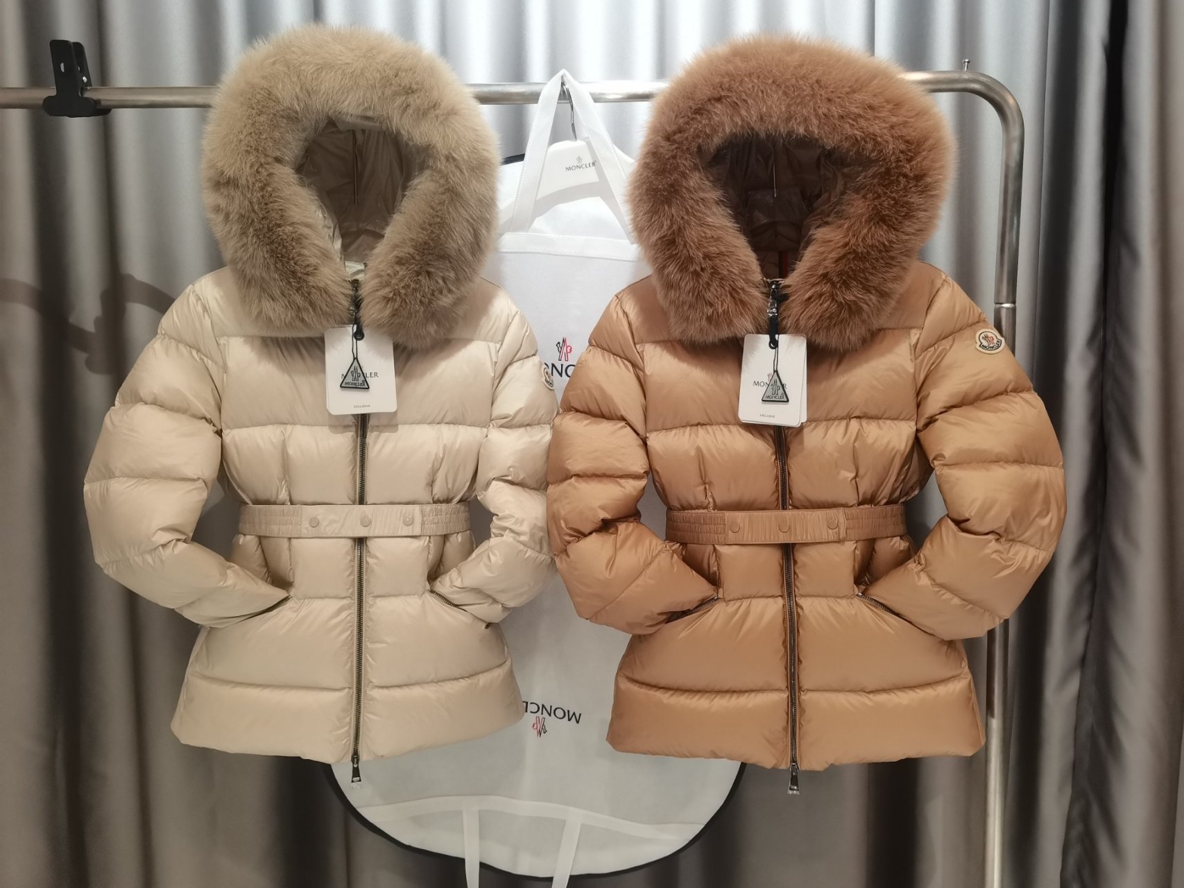 MONCLER 몽클레어 후드 털 벨트패딩