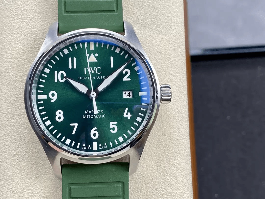 IWC 아이더블유씨  빅 파일럿 마크 20 레이싱그린