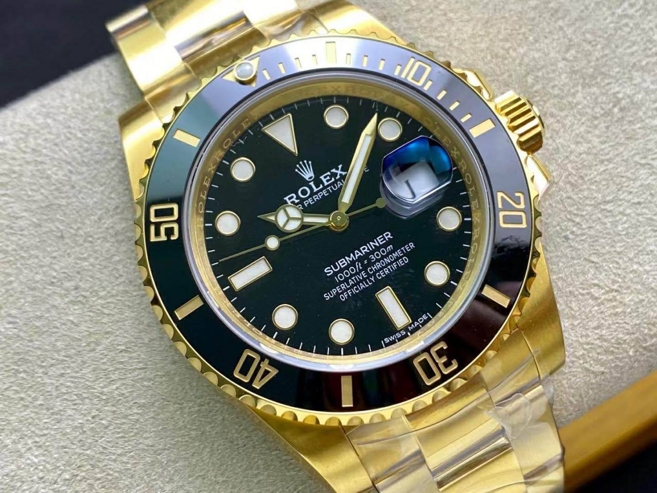 ROLEX 로렉스 서브마리너 검판 금통 40mm