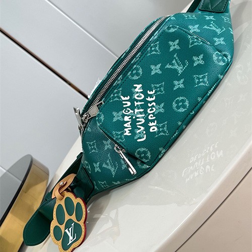 LOUIS VUITTON 루이비통 러시 범백 M12867 2024/신상