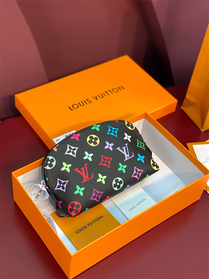 LOUIS VUITTON 루이비통 포쉐트 코스메티크 파우치백 PM M13744 2024/신상 2COLOR