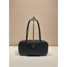 37위 PRADA 프라다 가죽 토트백 1BB126 2024/신상