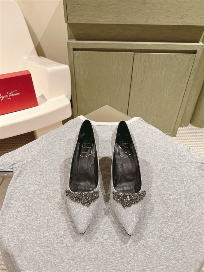 ROGER VIVIER 로저비비에 여성용 힐 (굽높이5.5CM) R88267-2 2024/신상 2COLOR