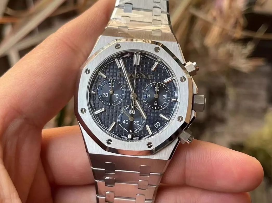 AUDEMARS PIGUET 오데마피게 로열오크 크로노그래프 블루 다이얼