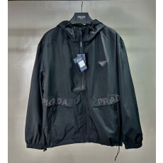 PRADA 프라다 삼각로고 바람막이