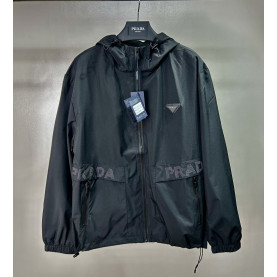 PRADA 프라다 삼각로고 바람막이