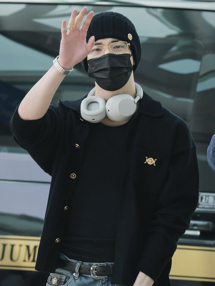 [스트레이키즈 현진] VERSACE 베르사체  메두사 니트 폴로 가디건