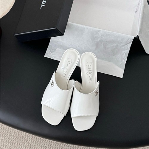 CHANEL 샤넬 여성용 슬리퍼 C82168 2COLOR