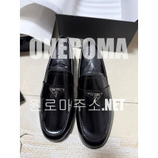 한*아 고객님 프라다 페이던트 삼각로고 로퍼