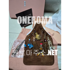 신*현 고객님 미우미우 스웨이드 백 트릭 오크