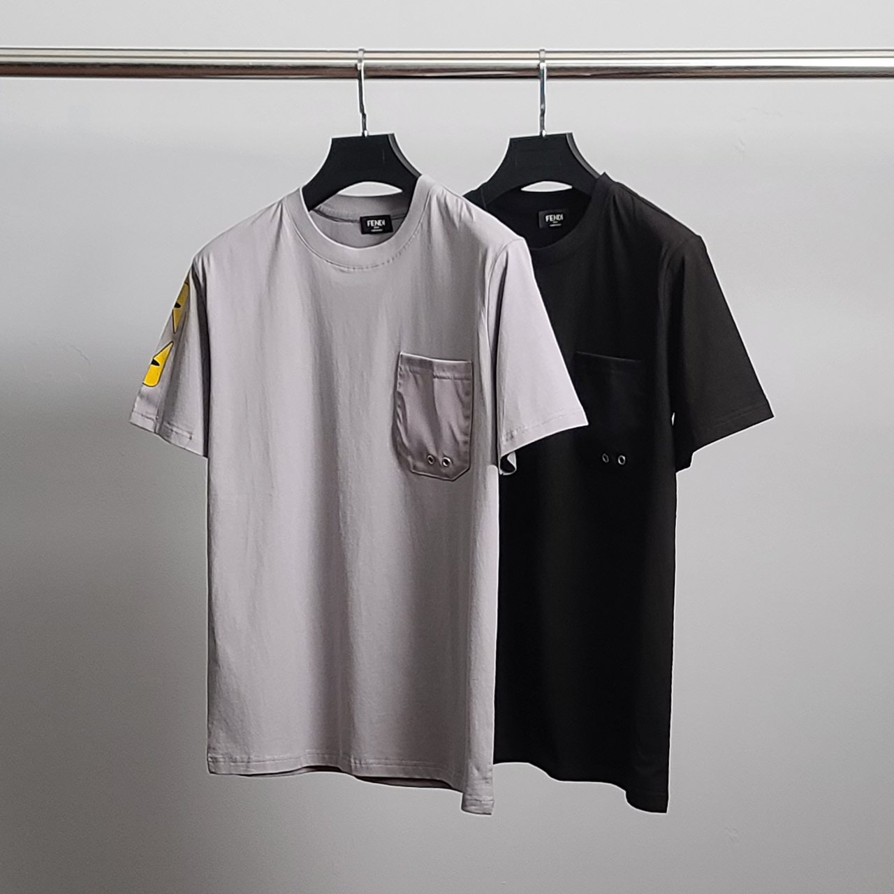 FENDI 펜디 암로고 라운드 반팔티