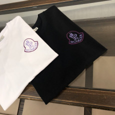 ●4월 판매 8위● MONCLER 몽클레어 퍼플 오뚜기 로고 반팔 티셔츠