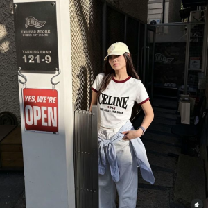 CELINE 셀린느 1005 로고 그래픽 링거 반팔