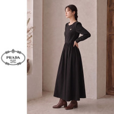 PRADA 프라다 오버핏 반집업 롱원피스 2COLOR