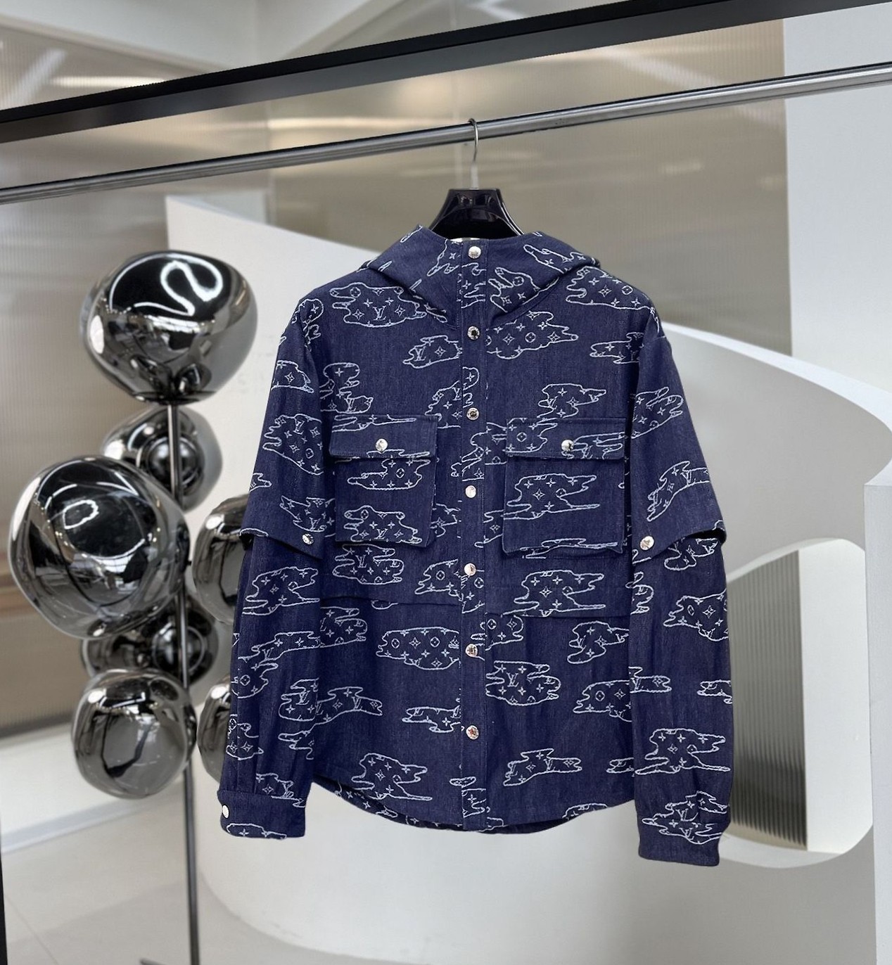 LOUIS VUITTON 루이비통 60282 클라우드 모노그램 디태처블 후드 데님 셔츠 자켓 2COLOR