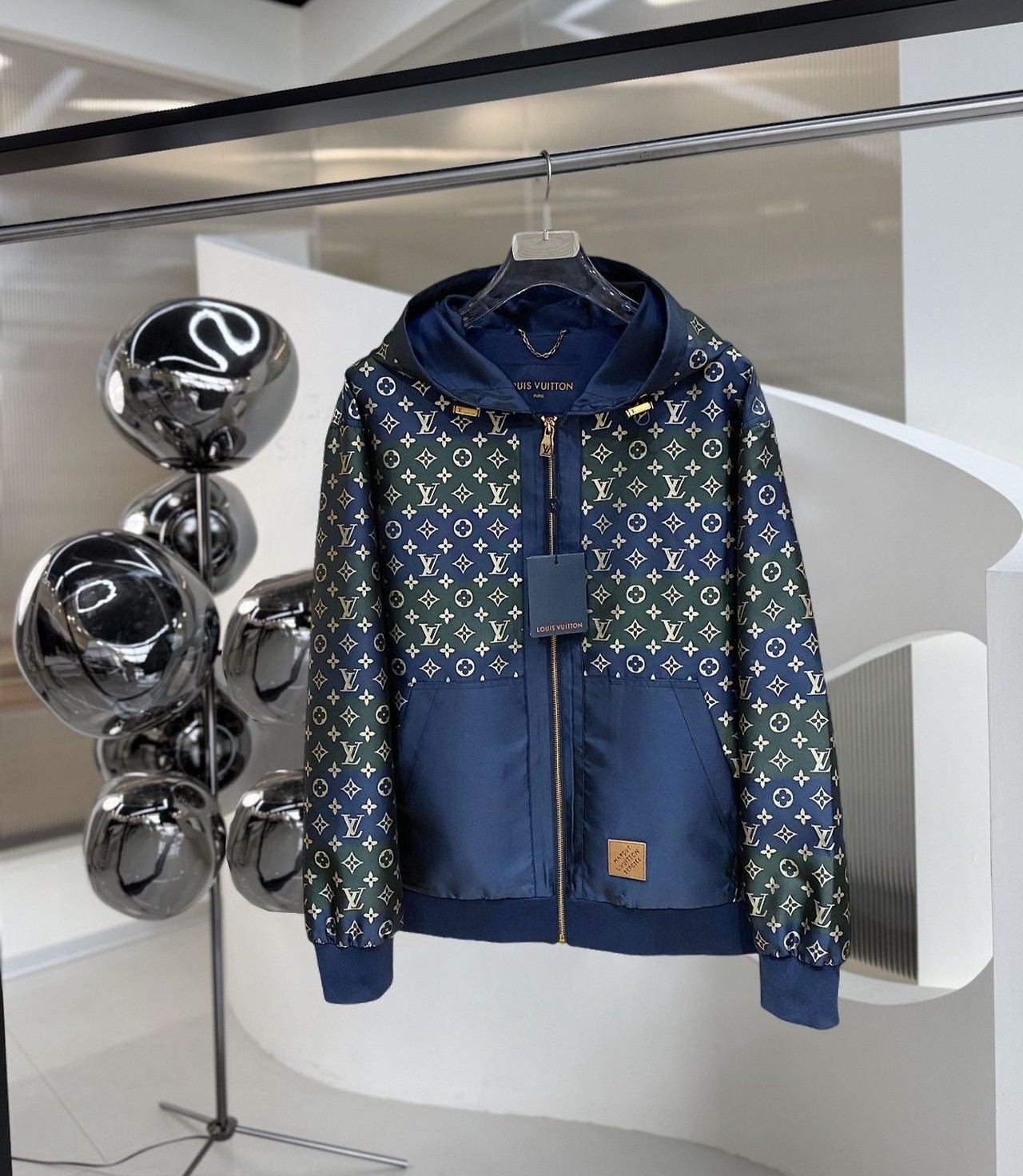 LOUIS VUITTON 루이비통 60291 모노그램 그라디언트 윈드브레이커 2COLOR