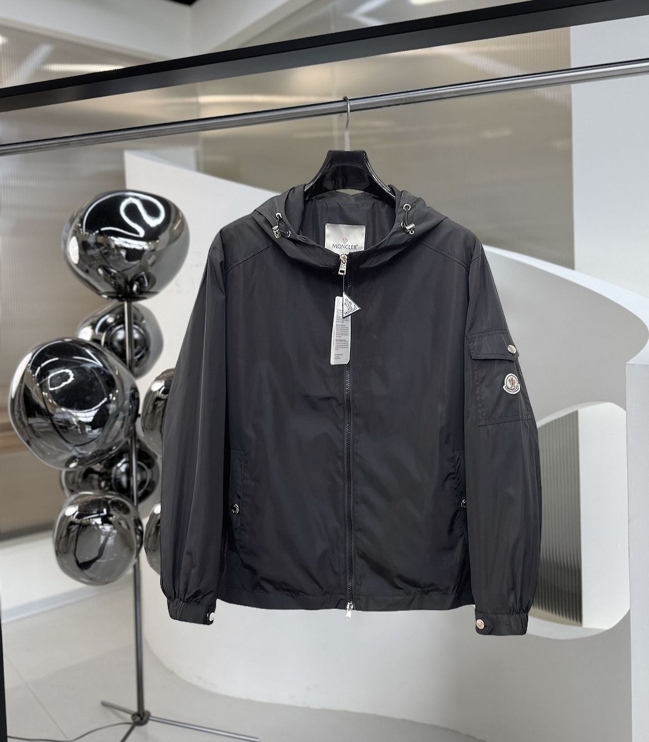 MONCLER 몽클레어 60277 틱스 윈드브레이커