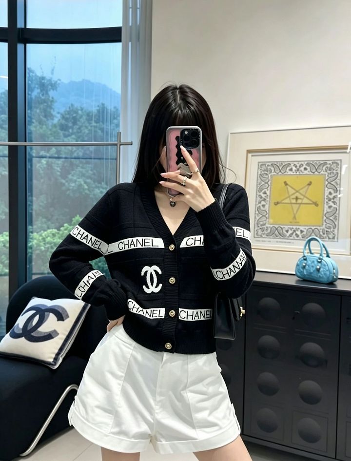 CHANEL 샤넬 1094 올오버 레터링 로고 가디건 2COLOR