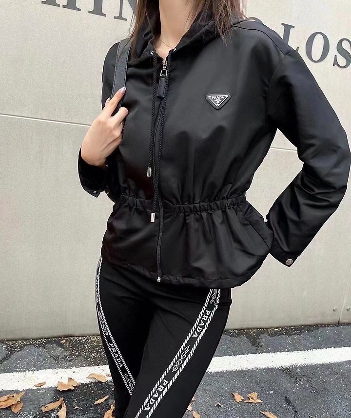 PRADA 프라다 60321 여성 리나일론 셔링 후드 자켓