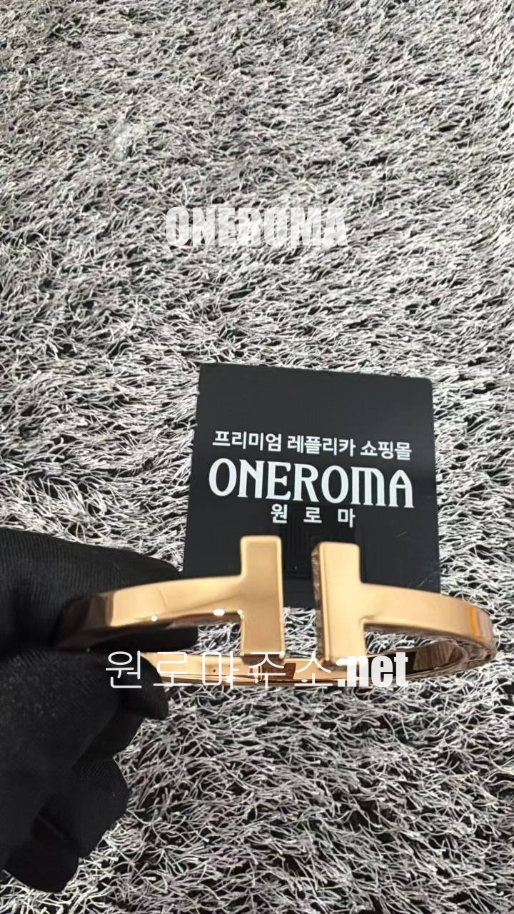 신*범 고객님 티파니앤코 T 스퀘어 브레이슬릿 로즈골드