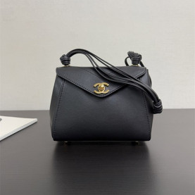 CHANEL 샤넬 플랩 숄더백 AS31044