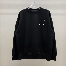 MAISON MARGIELA 메종마르지엘라 시계로고 맨투맨 2COLOR