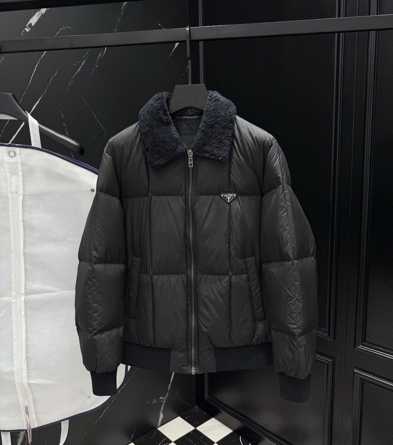 PRADA 프라다 25111 시어링 다운 패딩 자켓